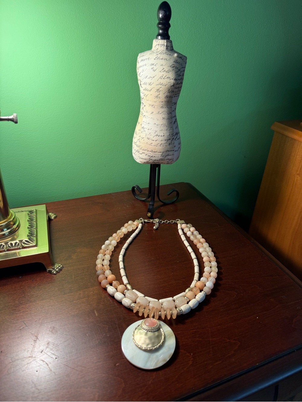 SALE🌴Beige & Blush Multi-Strand & Bead Pendant Necklace - Picture 2 of 8